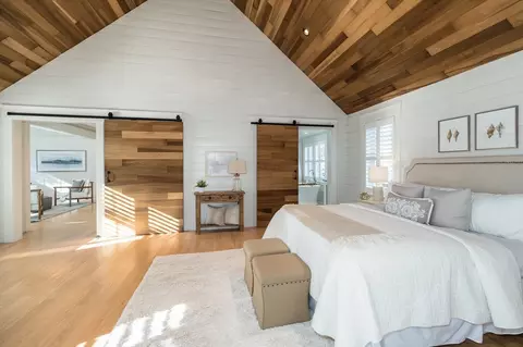 Bedroom - 29 Castle View Dr, Gloucester, MA 01930 photo 1 of 4