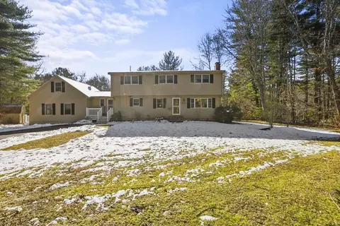 202 Franklin St, Halifax, MA 02338