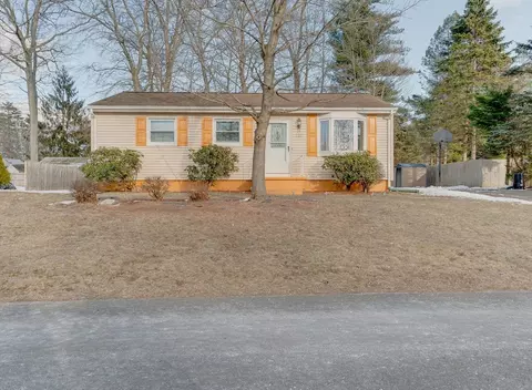 137 Feltham Rd, Springfield, MA 01118