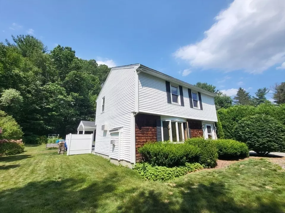 160 Lakeview Ave, Tyngsborough, MA 01879 26 Photos Movoto