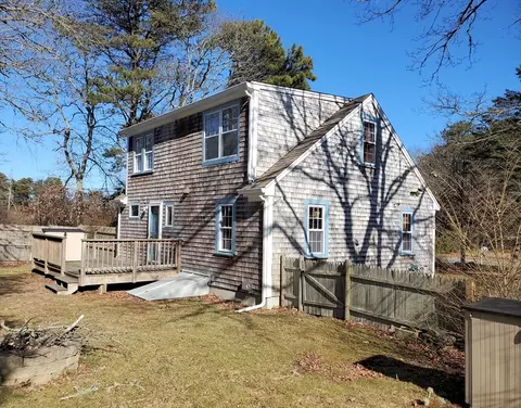 Exterior - 81 Saint Joseph St, Barnstable, MA 02601 photo 4 of 5