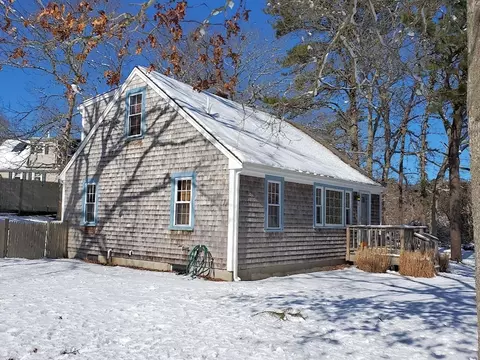 Exterior - 81 Saint Joseph St, Barnstable, MA 02601 photo 2 of 5
