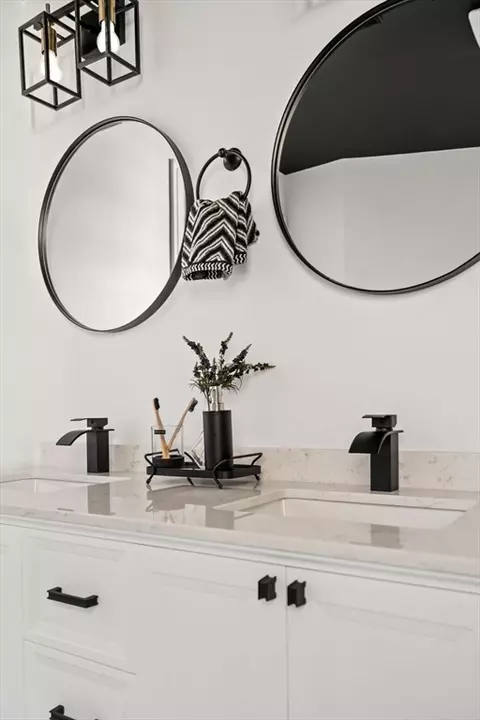 Bath - 7 Bellingham Ave #1, Everett, MA 02149 photo 3 of 3