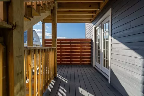 Exterior - 7 Bellingham Ave #1, Everett, MA 02149 photo 2 of 5