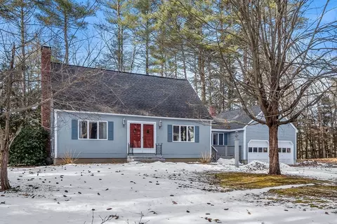 21 Sheffield St, Pepperell, MA 01463