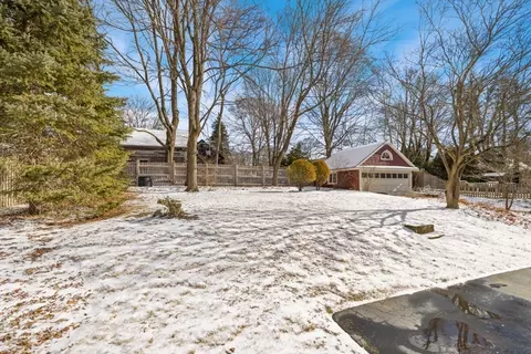 Exterior - 11 Bond St, Reading, MA 01867 photo 8 of 12
