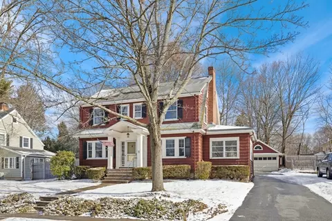 Exterior - 11 Bond St, Reading, MA 01867 photo 2 of 12