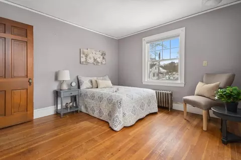 Bedroom - 11 Bond St, Reading, MA 01867 photo 2 of 10