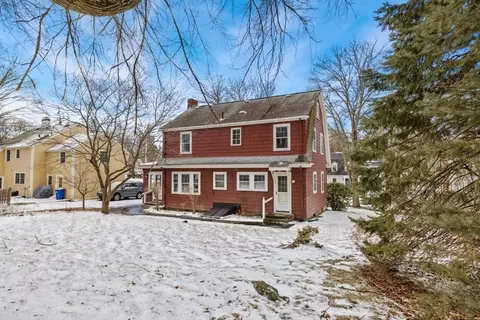 Exterior - 11 Bond St, Reading, MA 01867 photo 10 of 12