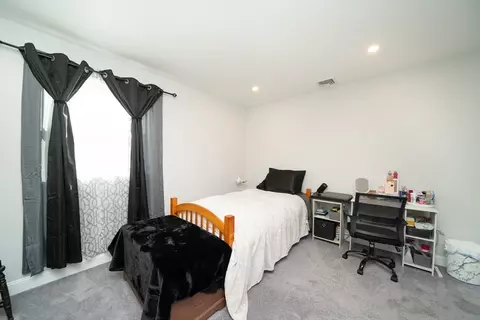 Bedroom - 692 Main St, Hanson, MA 02341 photo 4 of 5