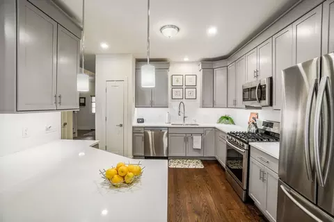 6 Pine Ave #6, Hyde Park, MA 02136