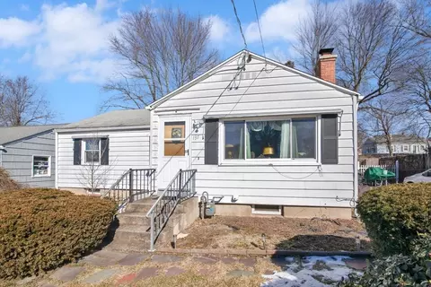 Exterior - 137 Croyden Ter, Springfield, MA 01104 photo 8 of 10