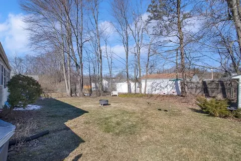 Exterior - 137 Croyden Ter, Springfield, MA 01104 photo 7 of 10