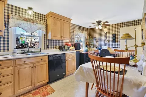 Kitchen - 137 Croyden Ter, Springfield, MA 01104 photo 2 of 5