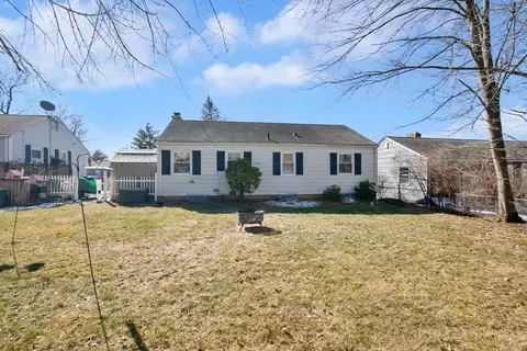 Exterior - 137 Croyden Ter, Springfield, MA 01104 photo 2 of 10