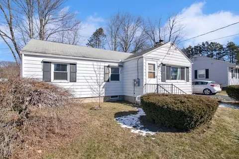 Exterior - 137 Croyden Ter, Springfield, MA 01104 photo 9 of 10