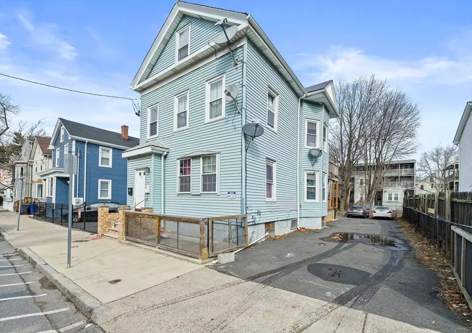 31 Heard St, Chelsea, MA 02150 | 16 Photos - Movoto