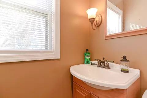 Bath - 1 Wilbur St, Everett, MA 02149 photo 2 of 4