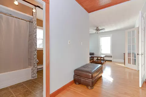 Entry Way - 1 Wilbur St, Everett, MA 02149 photo 2 of 3