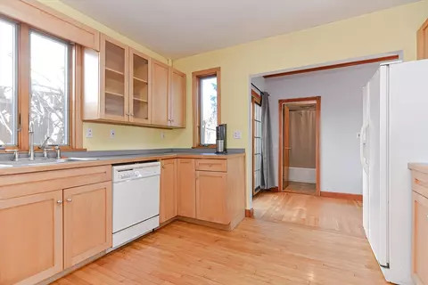 Kitchen - 1 Wilbur St, Everett, MA 02149 photo 2 of 4