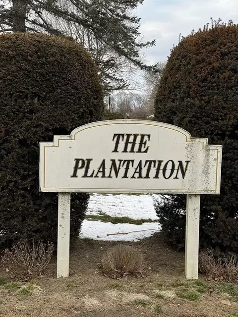 111 Plantation Dr #111, Agawam, MA 01001