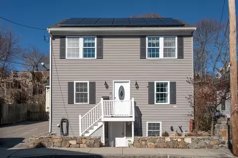 19 Beacon St, Gloucester, MA 01930