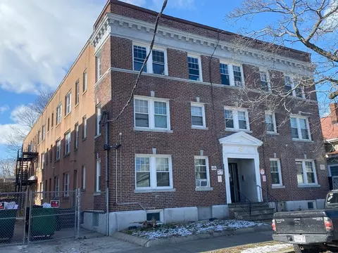 33 Lincoln St, Lynn, MA 01902