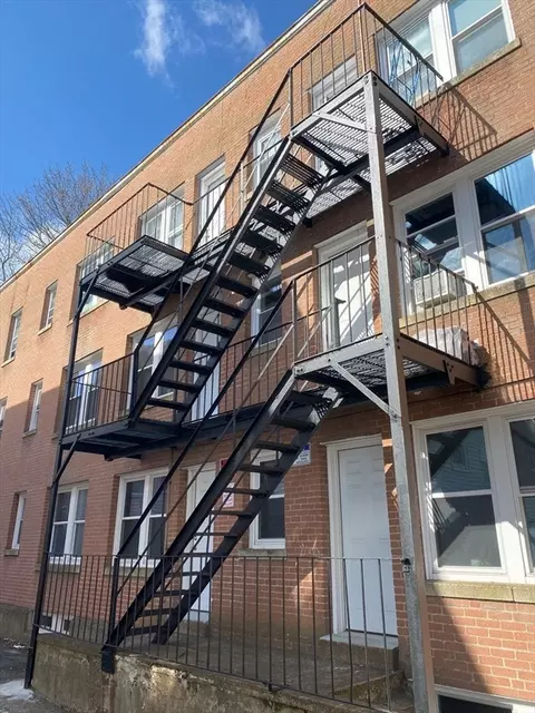 Exterior - 33 Lincoln St, Lynn, MA 01902 photo 8 of 11