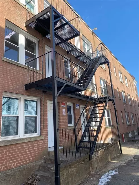 Exterior - 33 Lincoln St, Lynn, MA 01902 photo 9 of 11