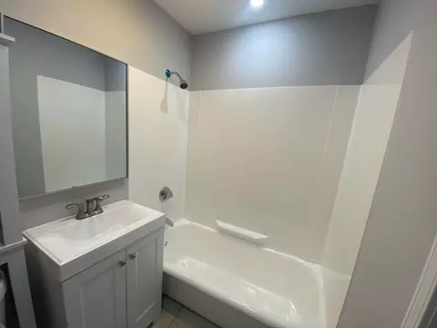 Bath - 33 Lincoln St, Lynn, MA 01902 photo 1 of 2