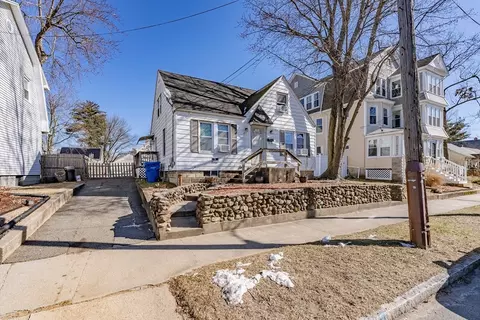 453 Page Blvd, Springfield, MA 01104