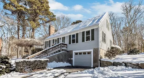 29 Six Penny, Dennis, MA 02638