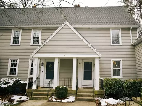 612 Twin Lakes Dr #612, Halifax, MA 02338