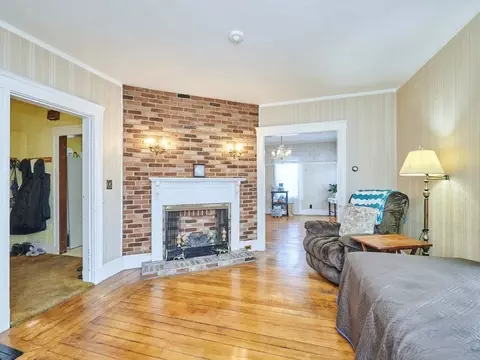 8 Bellingham Ave, Everett, MA 02149 photo 3