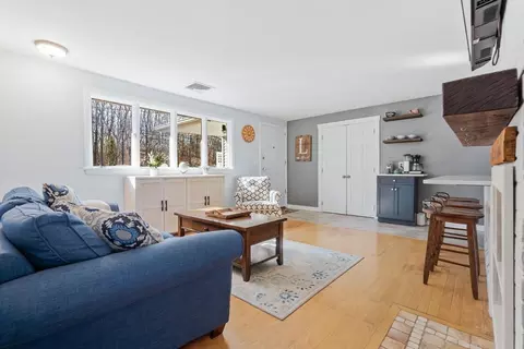 Living - 43 Colgate Rd, Beverly, MA 01915 photo 1 of 4