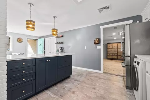 Kitchen - 43 Colgate Rd, Beverly, MA 01915 photo 2 of 3