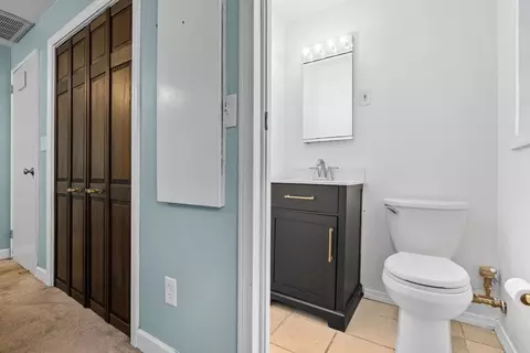 Bath - 43 Colgate Rd, Beverly, MA 01915 photo 3 of 3