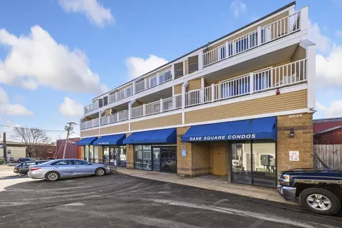 348 Rantoul St #306, Beverly, MA 01915