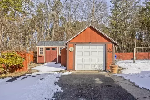 Exterior - 121 Brandon Ave, Springfield, MA 01119 photo 5 of 9