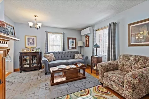 Living - 121 Brandon Ave, Springfield, MA 01119 photo 2 of 3