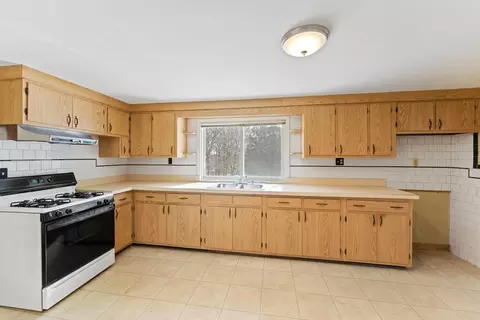 Kitchen - 2 Peacedale Ave, Worcester, MA 01607 photo 2 of 5