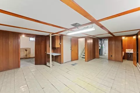 Living - 2 Peacedale Ave, Worcester, MA 01607 photo 2 of 2