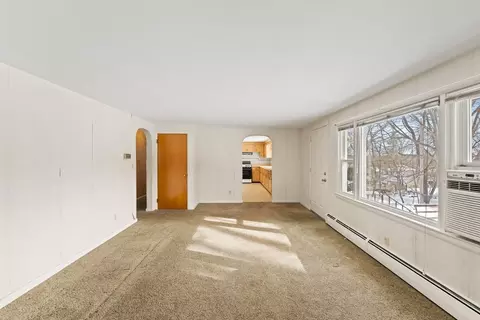 Living - 2 Peacedale Ave, Worcester, MA 01607 photo 1 of 2