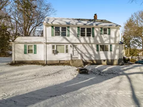 Exterior - 2 Peacedale Ave, Worcester, MA 01607 photo 6 of 7