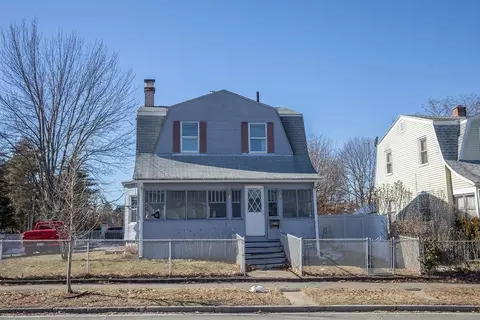 118 Oak St, Springfield, MA 01151
