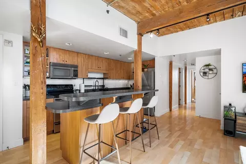 147 Centre St #509, Brockton, MA 02302