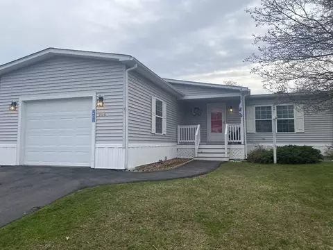 206 White Oak Ter, Taunton, MA 02780