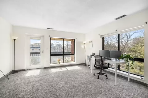 4 Summit Dr #511, Reading, MA 01867