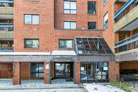 Exterior - 4 Summit Dr #511, Reading, MA 01867 photo 6 of 7
