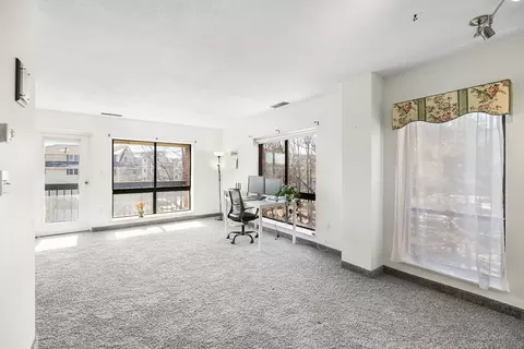Living - 4 Summit Dr #511, Reading, MA 01867 photo 2 of 5